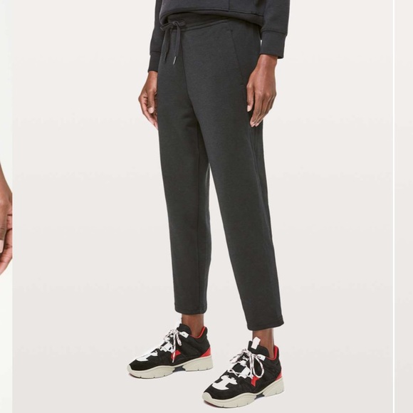 Lululemon City Sleek Sweatpant *28āā - black